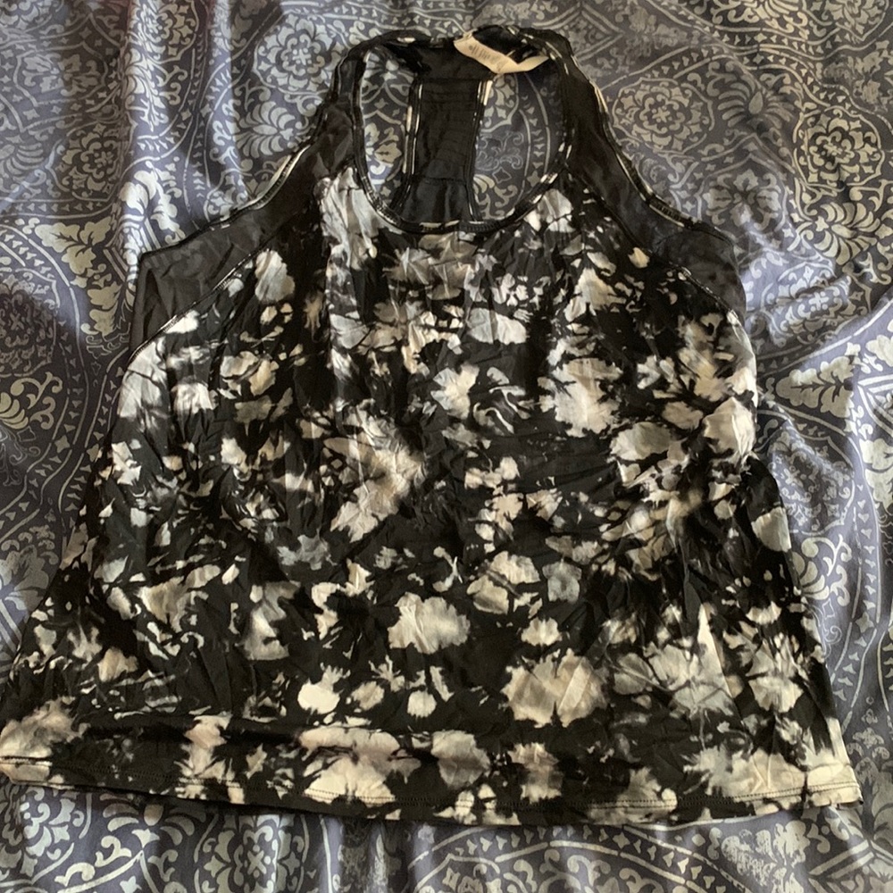 VGUC Lululemon mostly sheer tank size 8